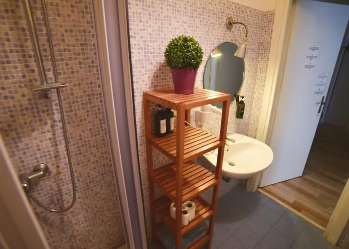 Albergue Barcolana - *